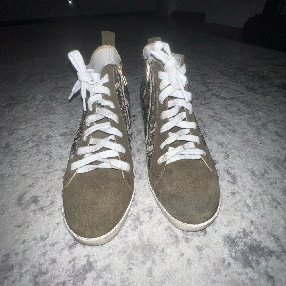 Steve Madden lift high tops GREAT